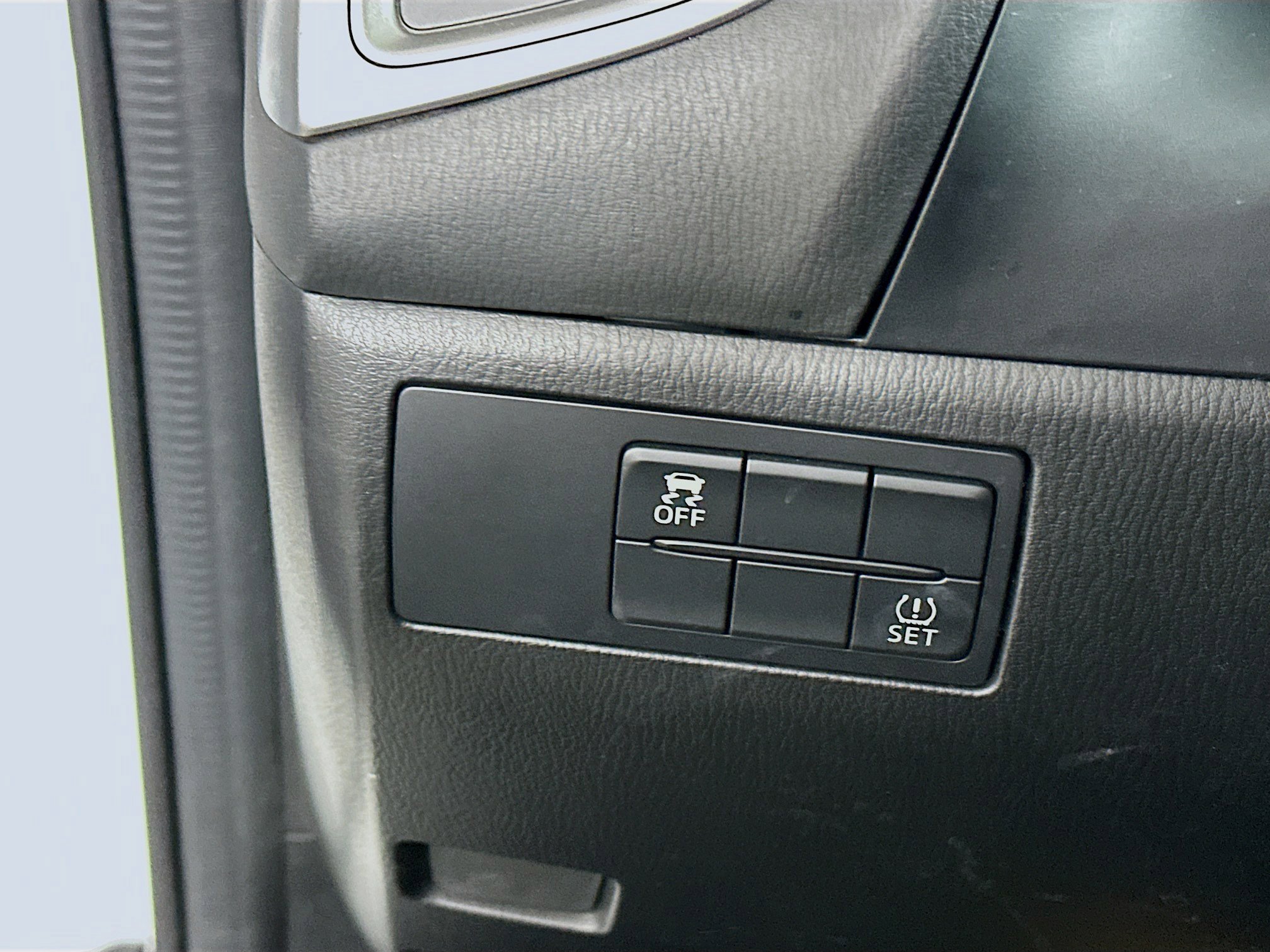 Used 2017 MAZDA MAZDA3 Sport image 17