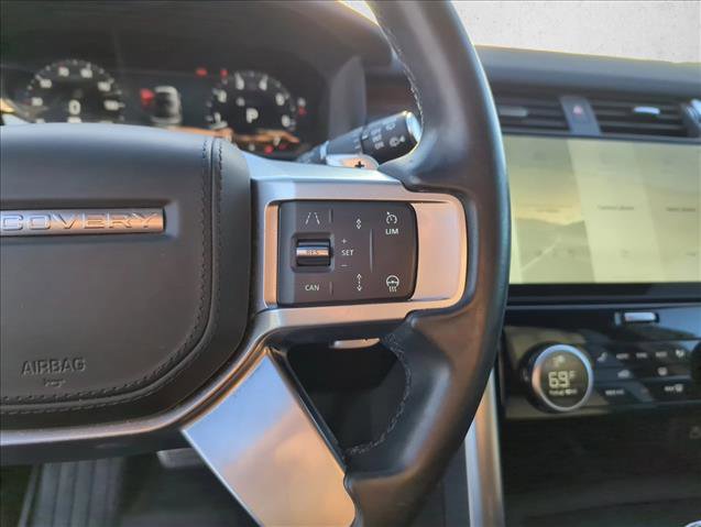 Used 2024 Land Rover Discovery Dynamic SE image 15