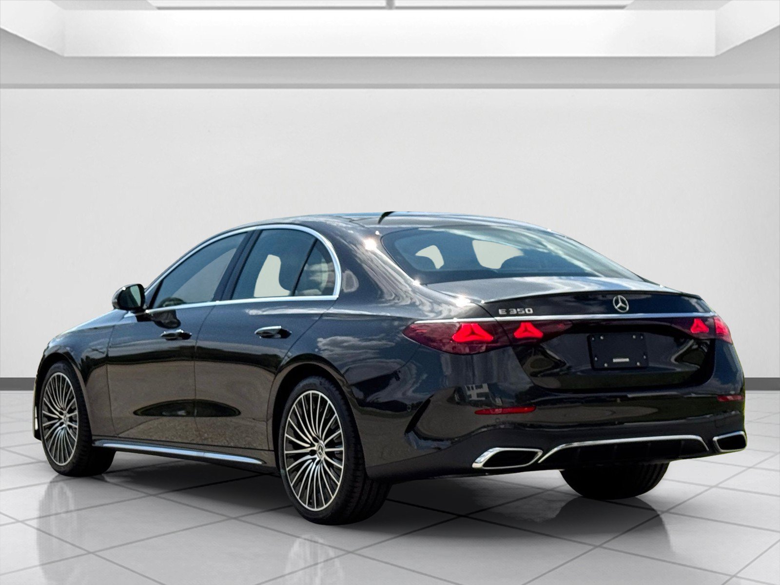 Used 2026 Mercedes-Benz E 350 Sedan image 4
