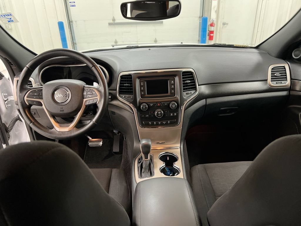 Used 2017 Jeep Grand Cherokee Laredo w/ Quick Order Package 2BE RWD image 10