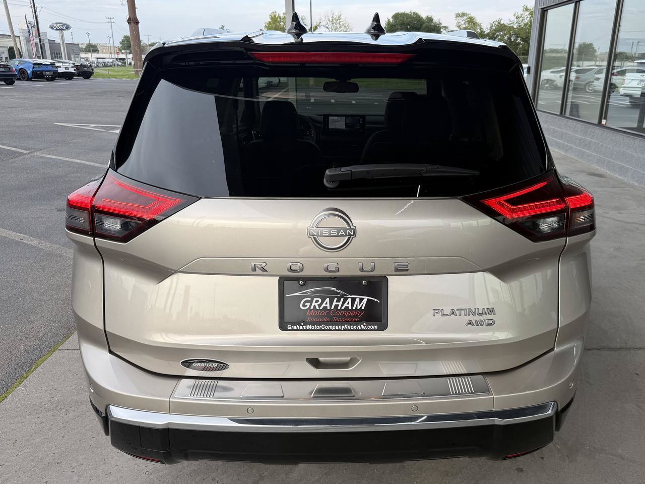 Used 2025 Nissan Rogue Platinum w/ Tech Package AWD/4WD image 5