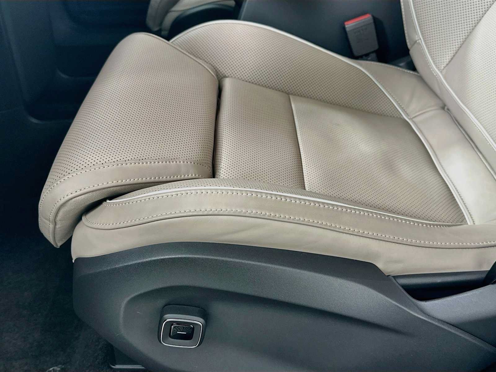 New 2027 Volvo EX60 Ultra AWD/4WD image 17