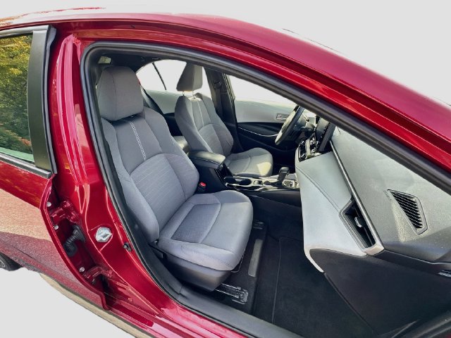 Used 2022 Toyota Corolla SE FWD image 25