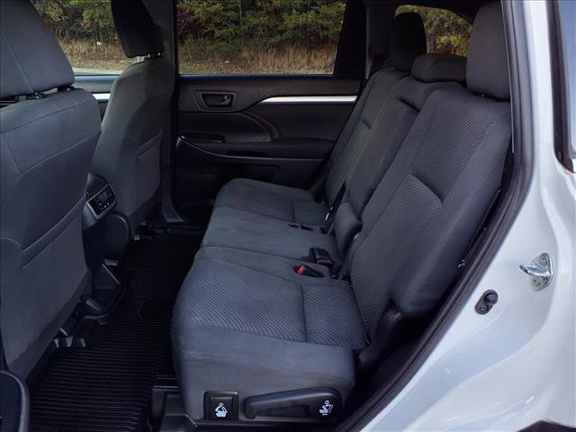 Used 2019 Toyota Highlander LE image 11