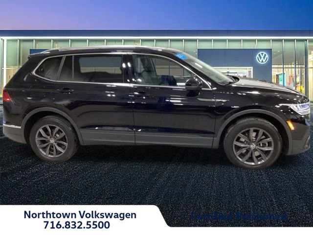 Certified 2023 Volkswagen Tiguan SE w/ Panoramic Sunroof Package image 2