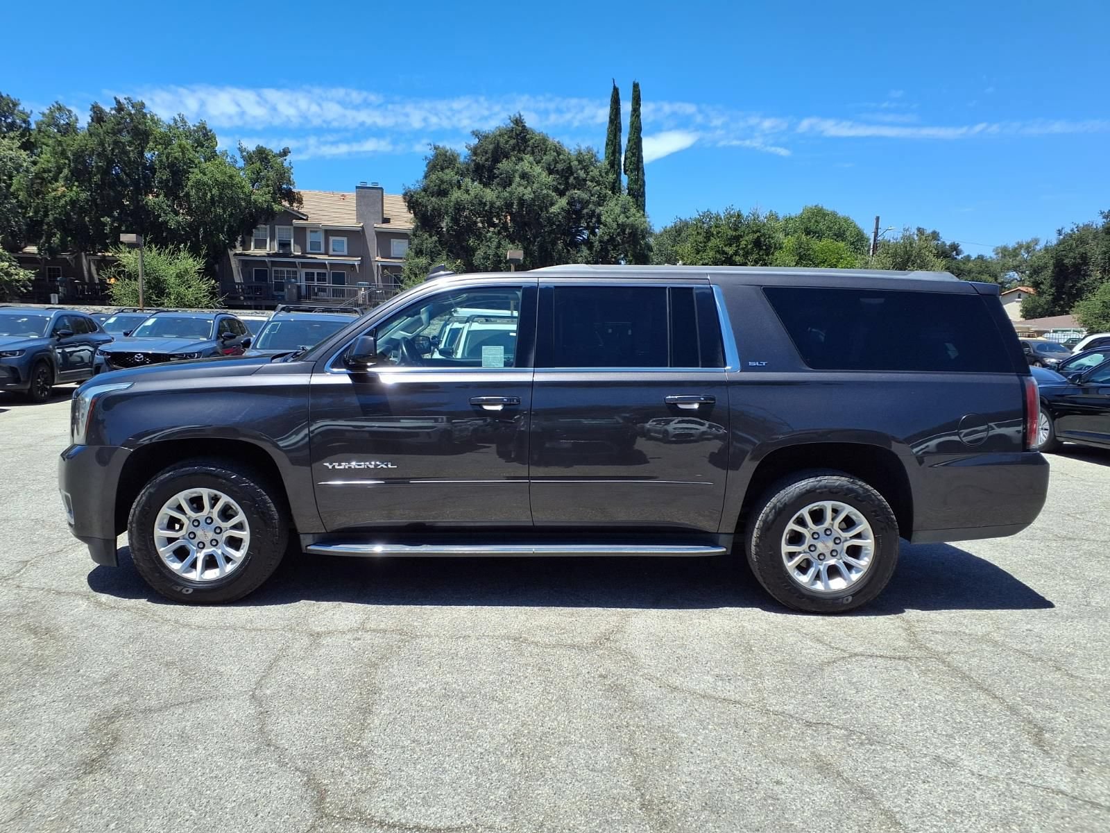 Used 2016 GMC Yukon XL SLT w/ HD Trailering Package RWD image 3