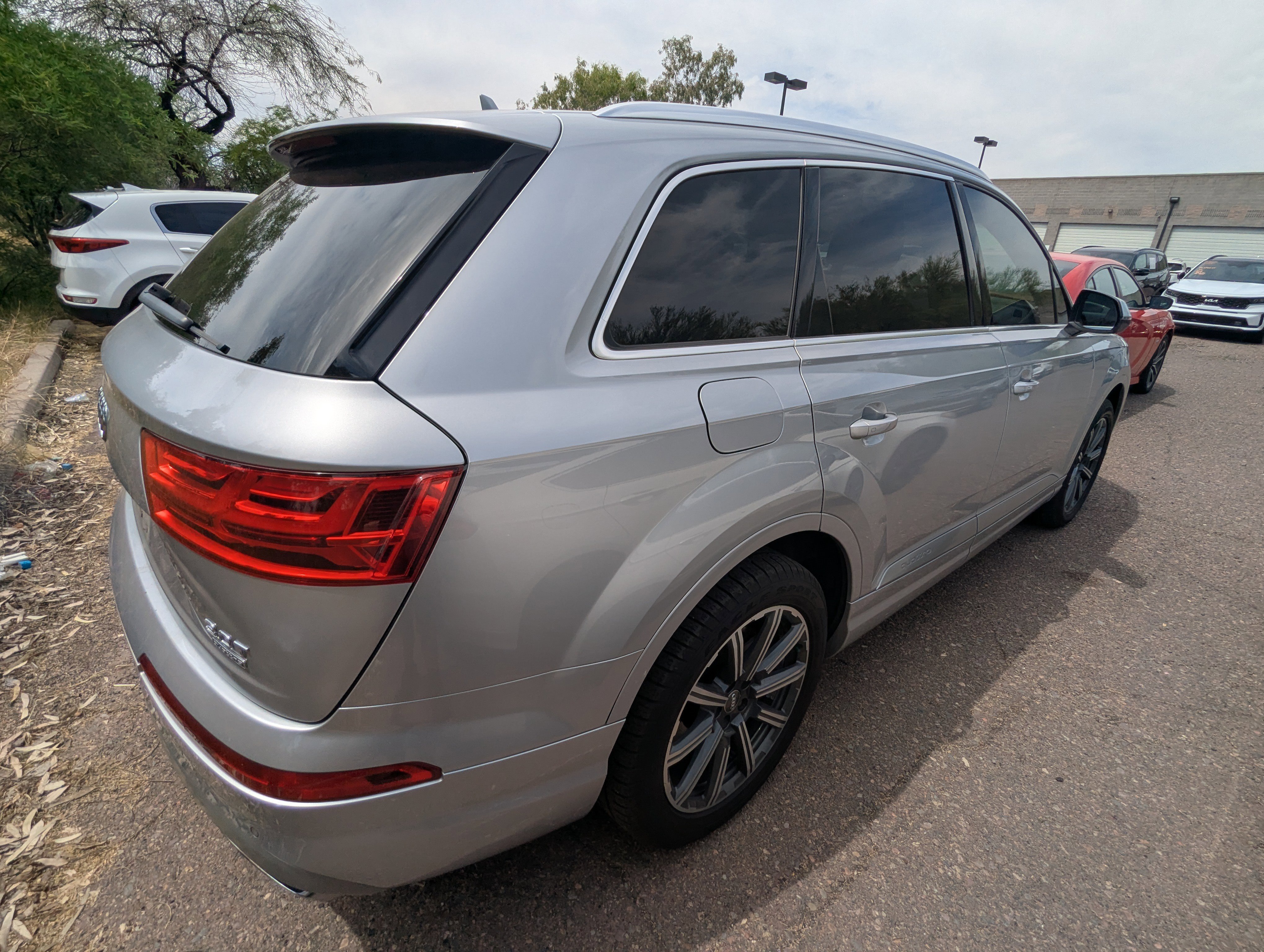 Used 2017 Audi Q7 3.0T Prestige image 3