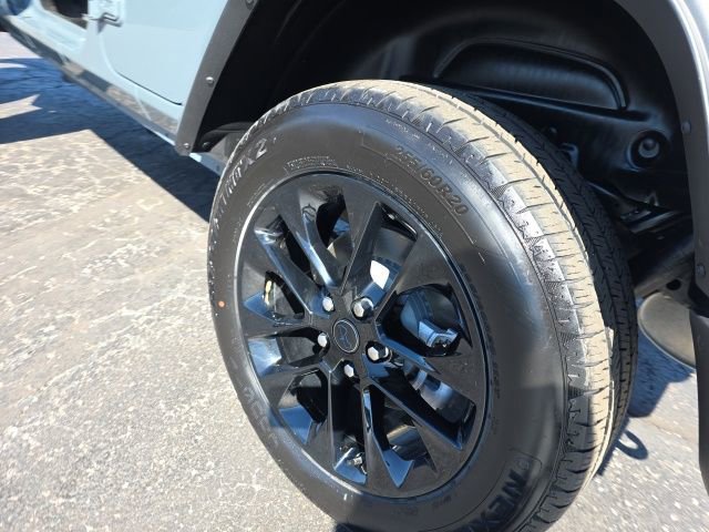 Used 2025 Jeep Wrangler Unlimited Sahara w/ Safety Group AWD/4WD image 51