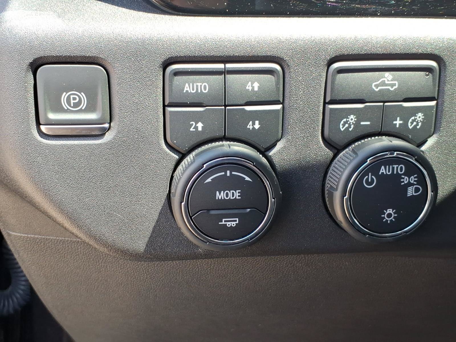 Used 2023 Chevrolet Silverado 1500 LT AWD/4WD image 12