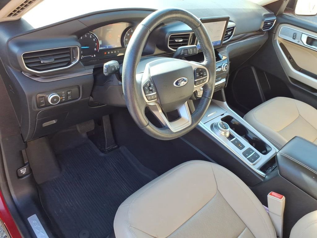 Used 2021 Ford Explorer Limited w/ Equipment Group 301A image 11