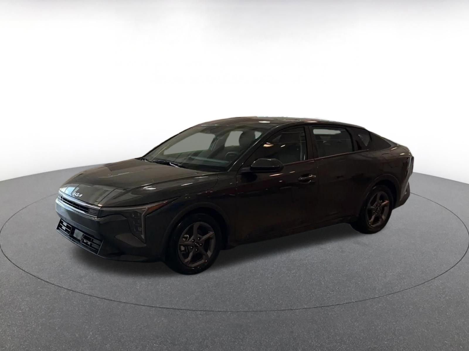 Used 2025 Kia K4 LXS image 8