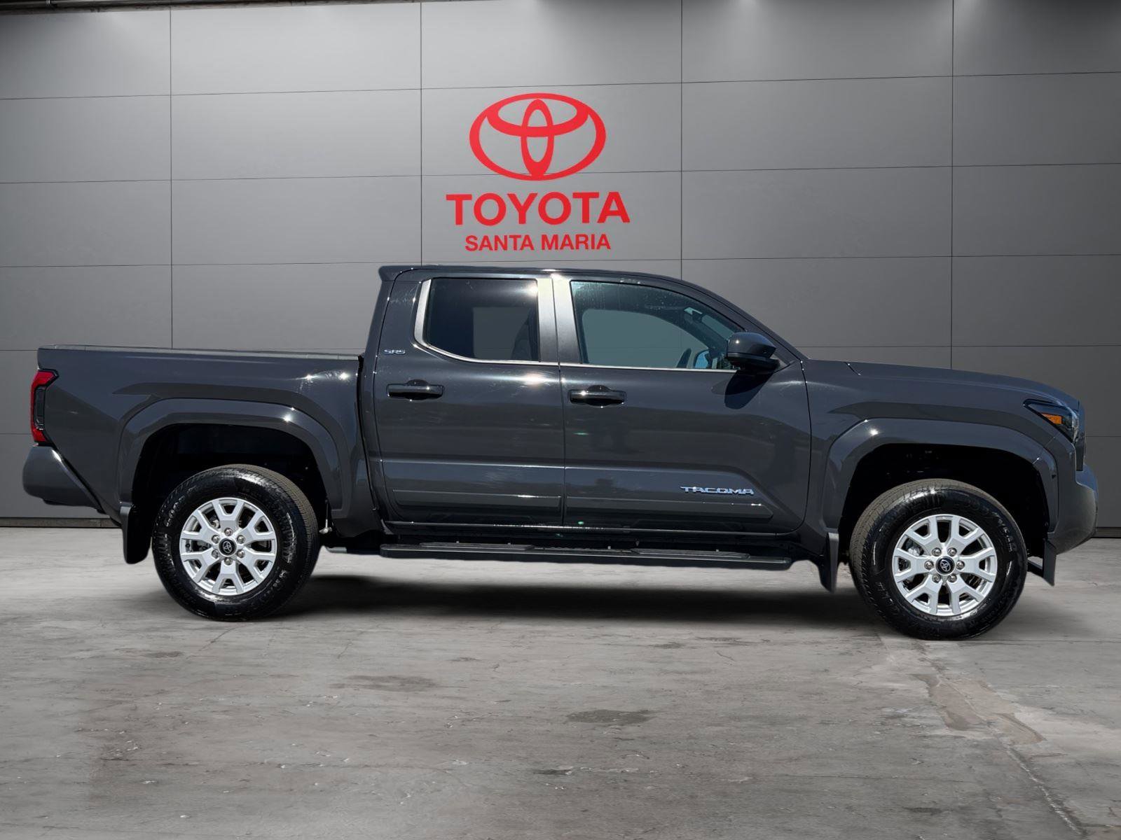 Certified 2025 Toyota Tacoma SR5 AWD/4WD image 21