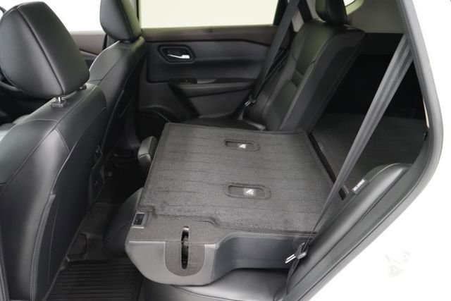 Used 2023 Nissan Rogue SV w/ SV Premium B Package image 60