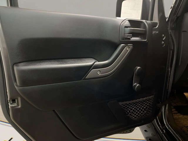 Used 2017 Jeep Wrangler Unlimited Sport w/ Connectivity Group image 38