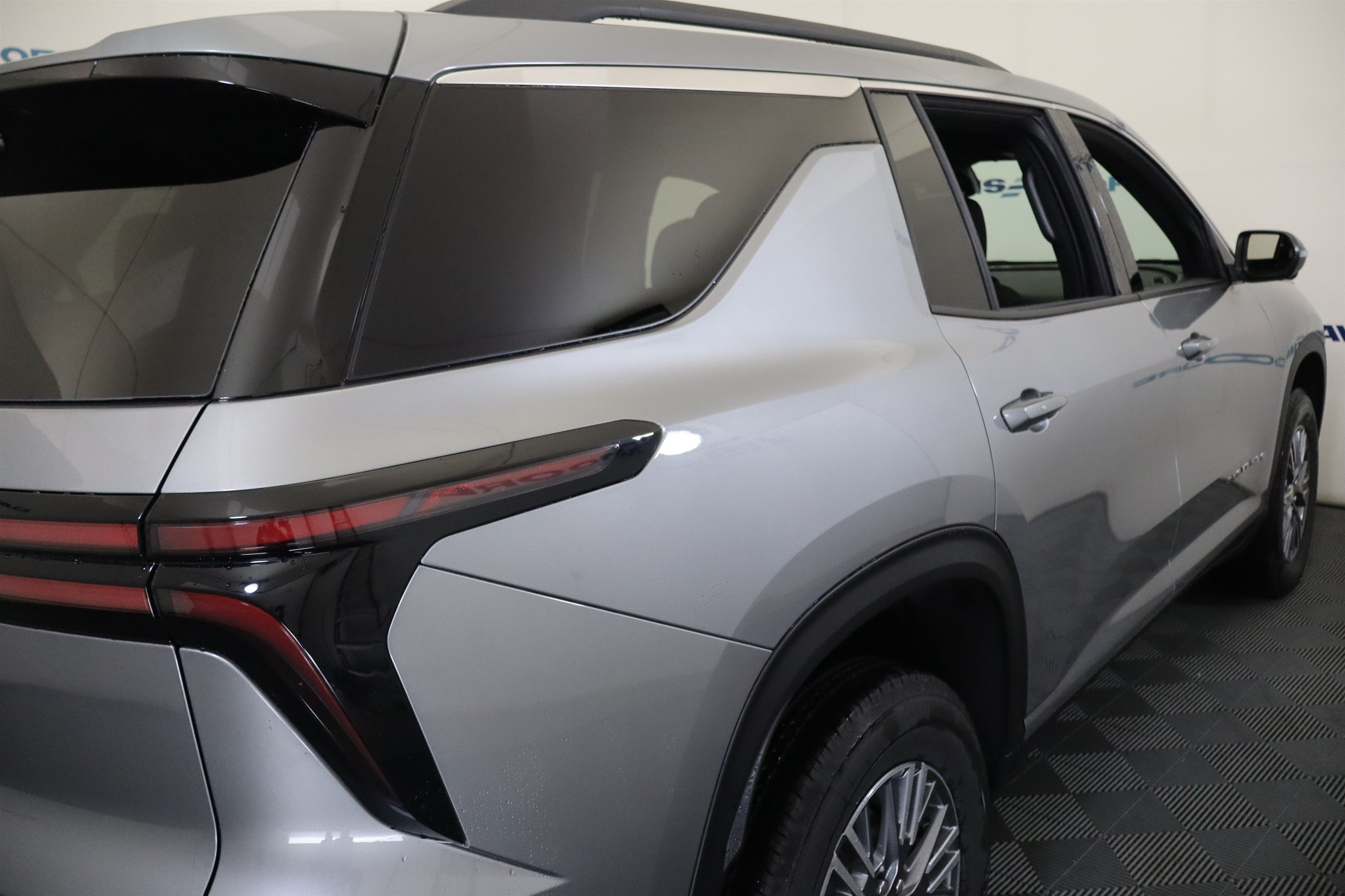New 2026 Chevrolet Traverse LT w/ Driver Confidence Package FWD image 7