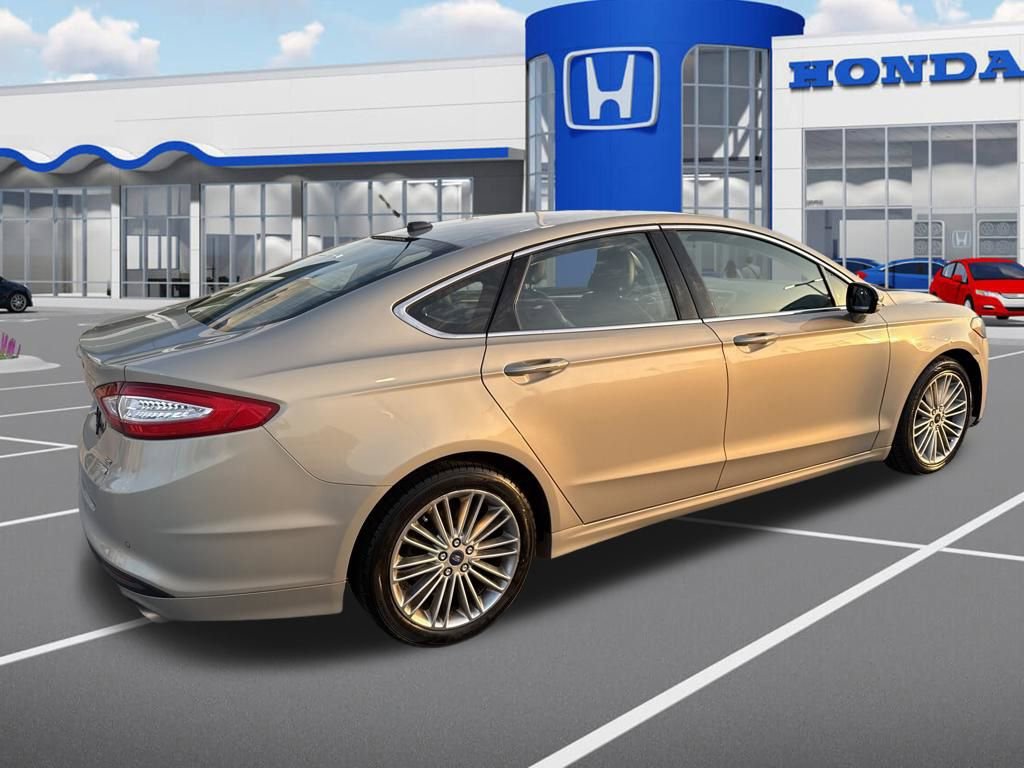 Used 2015 Ford Fusion SE w/ Equipment Group 202A image 7