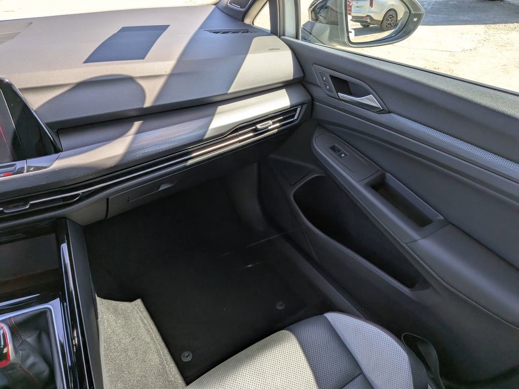 Used 2024 Volkswagen GTI SE FWD image 17