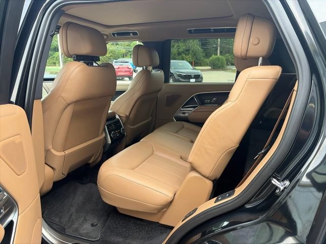 Used 2025 Land Rover Range Rover Long Wheelbase SE AWD/4WD image 24