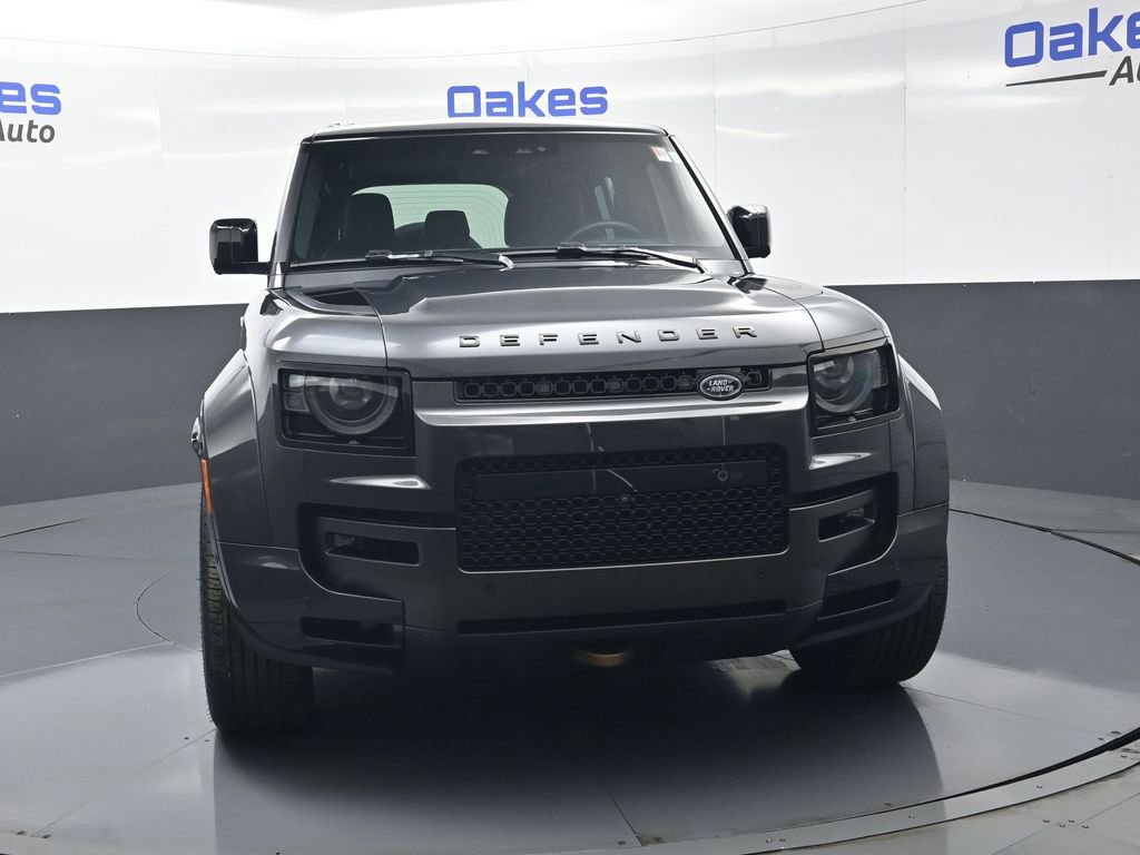 Used 2025 Land Rover Defender 110 AWD/4WD image 3
