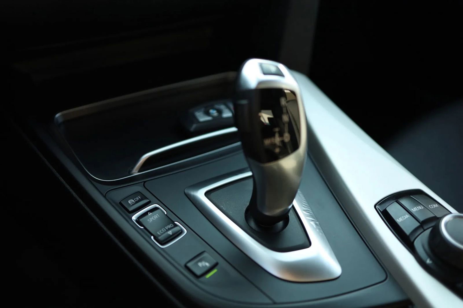 Used 2018 BMW 320i xDrive 320i xDrive Sedan 4D w/ Convenience Package image 24