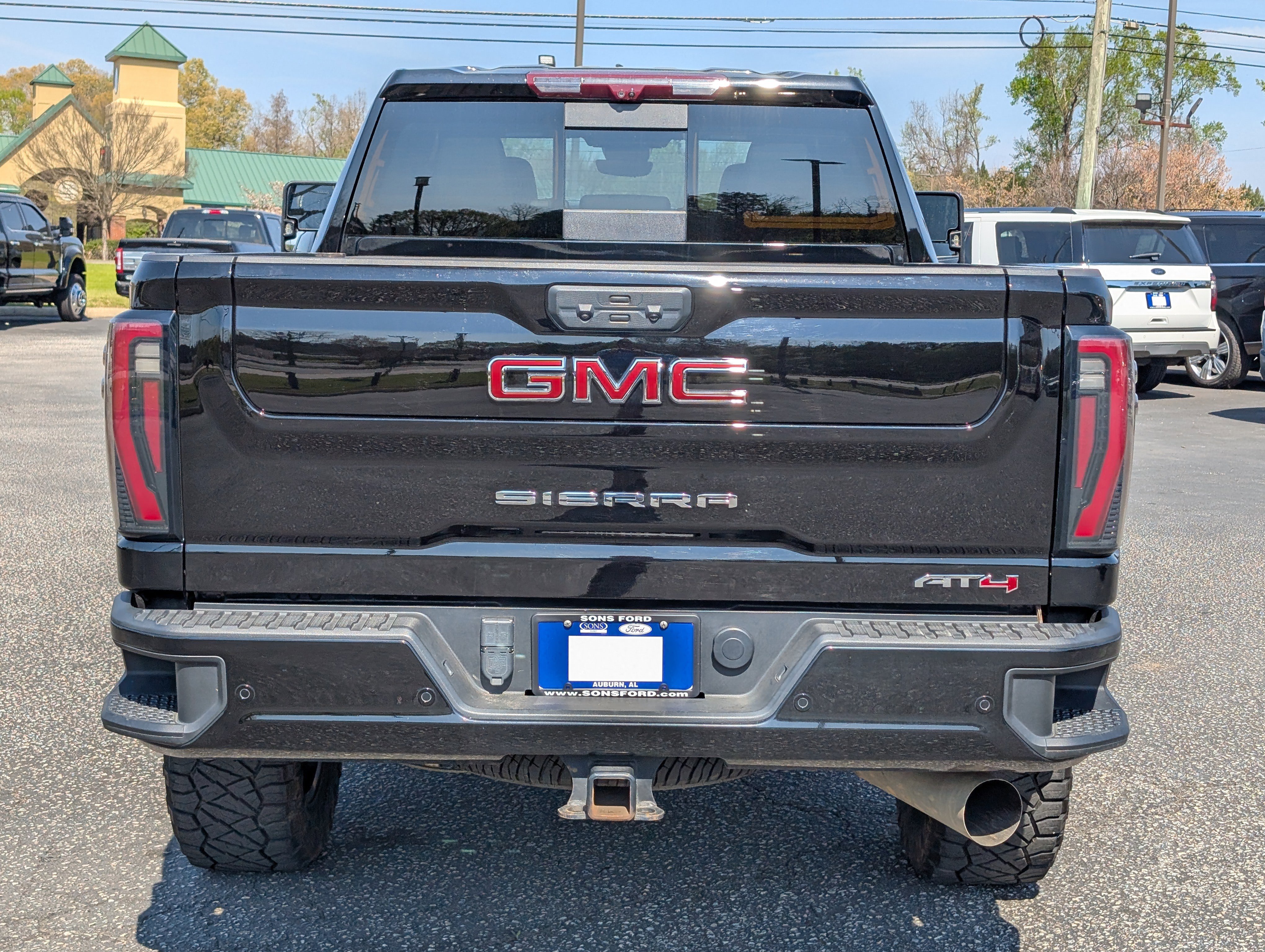Used 2024 GMC Sierra 2500 AT4 w/ AT4 Premium Plus Package image 10