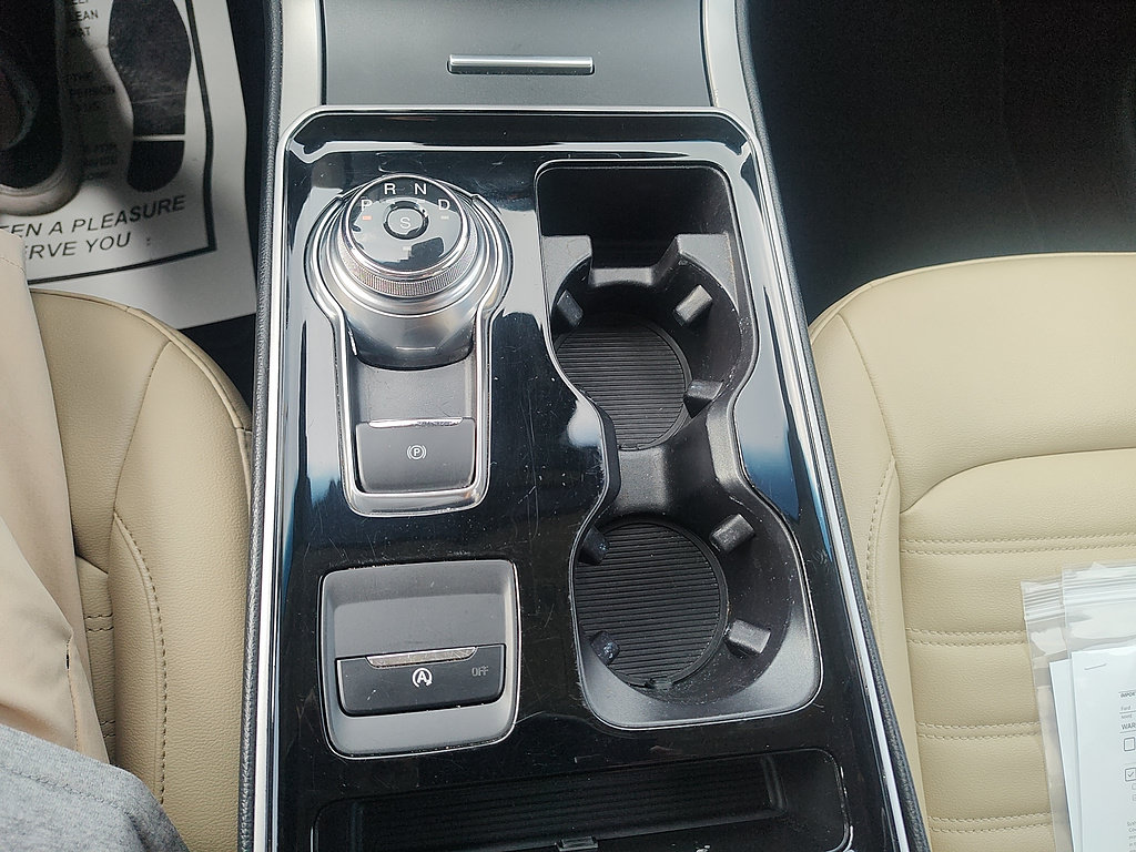 Certified 2019 Ford Edge SEL w/ Equipment Group 201A FWD image 16