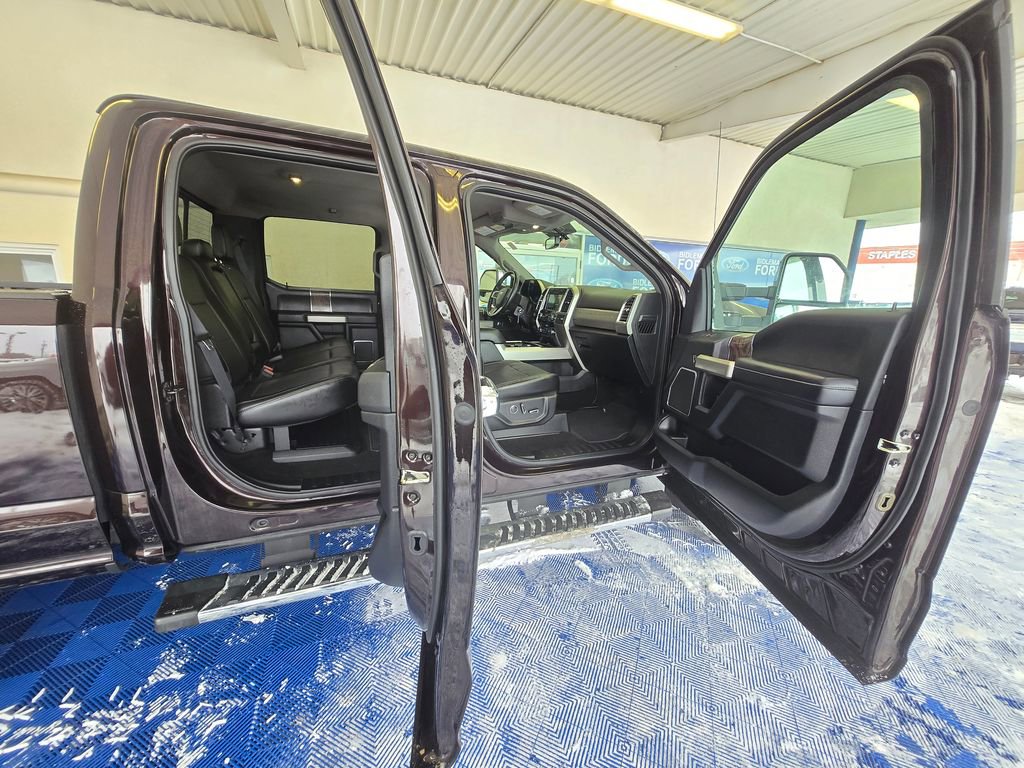 Used 2018 Ford F250 Lariat w/ Chrome Package image 29