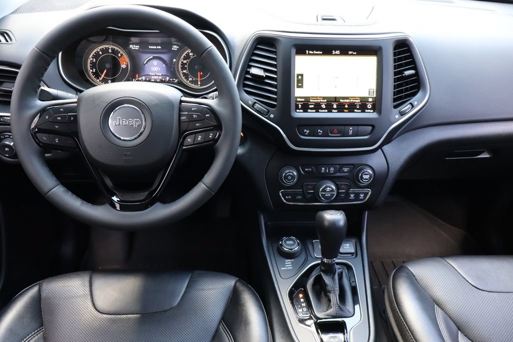 Used 2023 Jeep Cherokee Altitude Lux AWD/4WD image 5