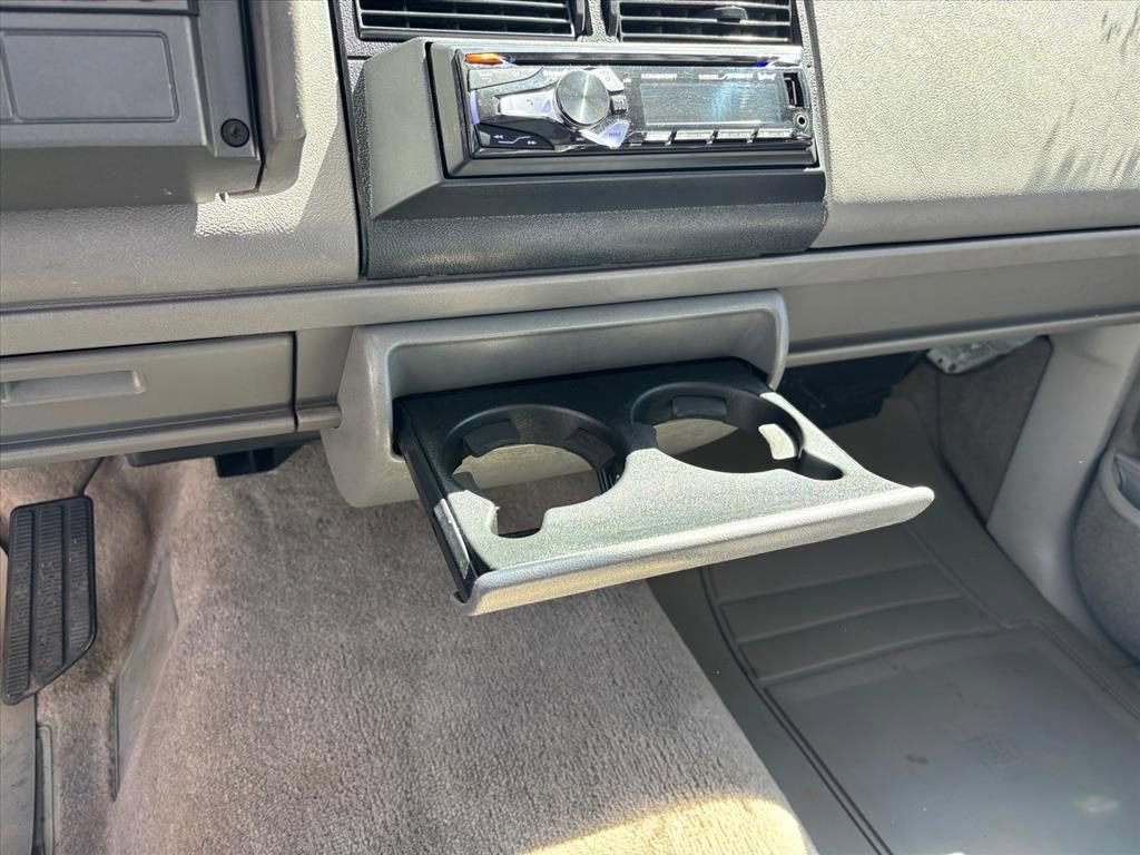 Used 1993 Chevrolet Silverado 1500 2WD Regular Cab image 17