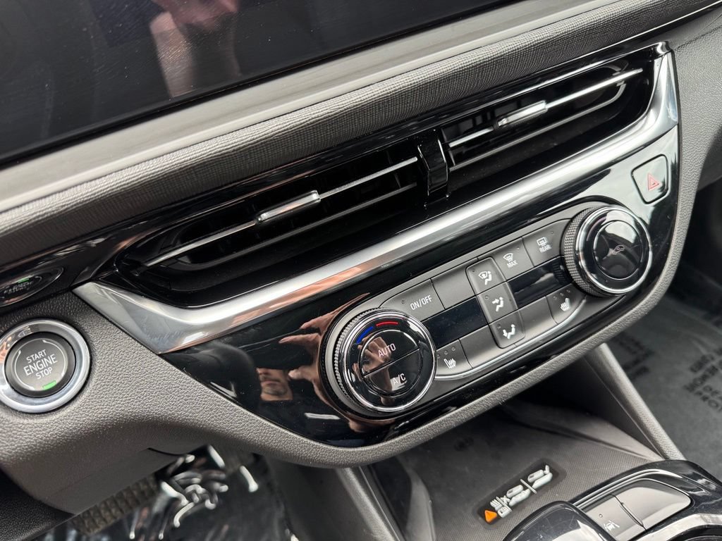 Used 2024 Buick Envista Sport Touring w/ Convenience I Package FWD image 13