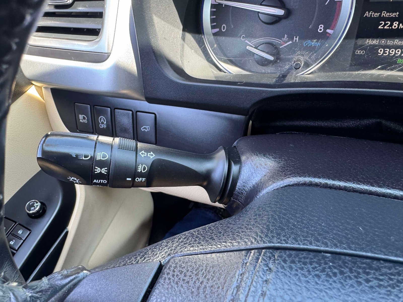 Used 2019 Toyota Highlander XLE image 29