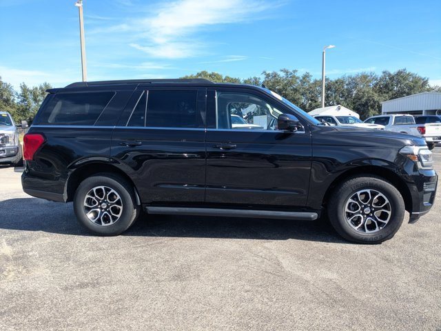 Used 2024 Ford Expedition XLT image 4