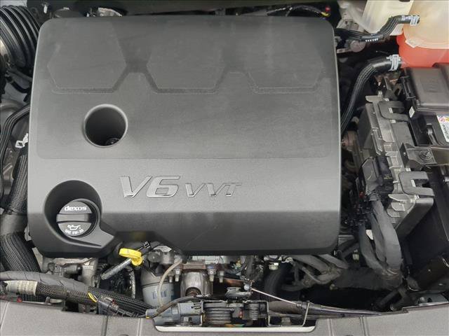 Used 2023 Chevrolet Traverse RS FWD image 24