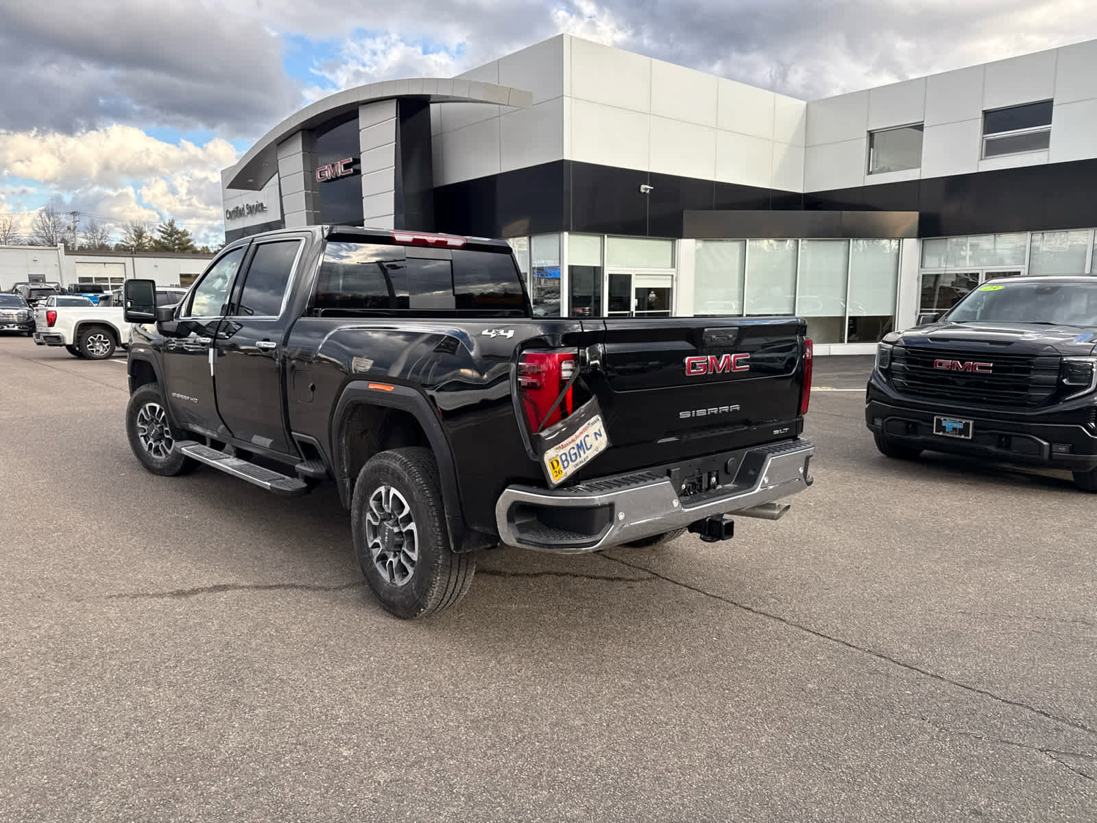 New 2026 GMC Sierra 2500 SLT w/ SLT Premium Package image 5