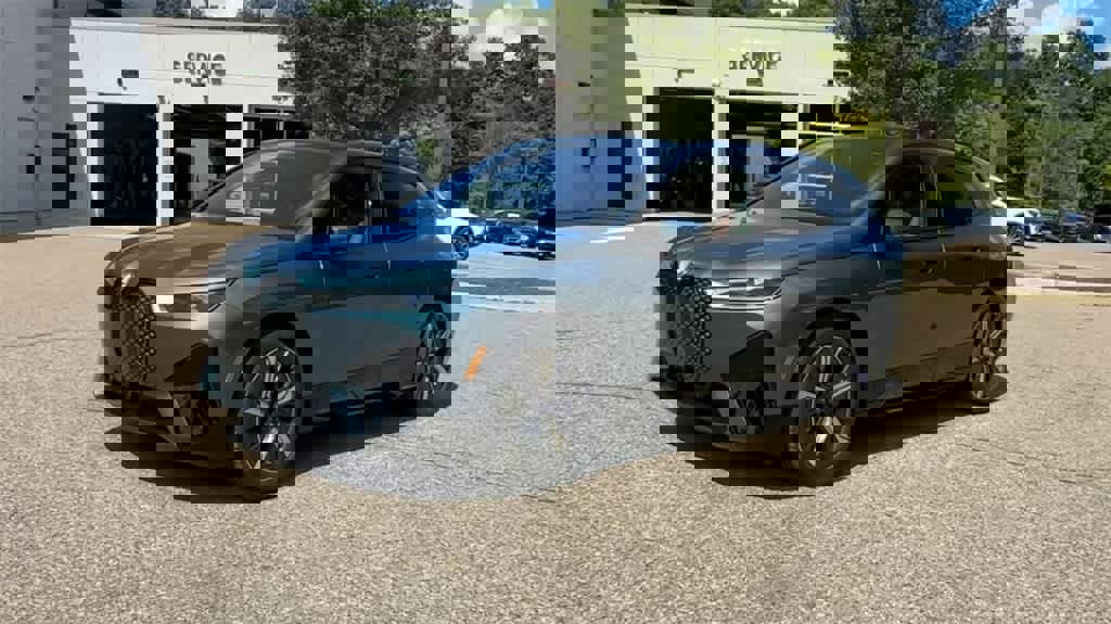 New 2025 BMW iX xDrive50 w/ Premium Package image 4