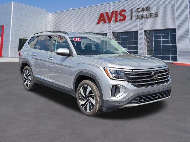 Used 2025 Volkswagen Atlas SE FWD image 3