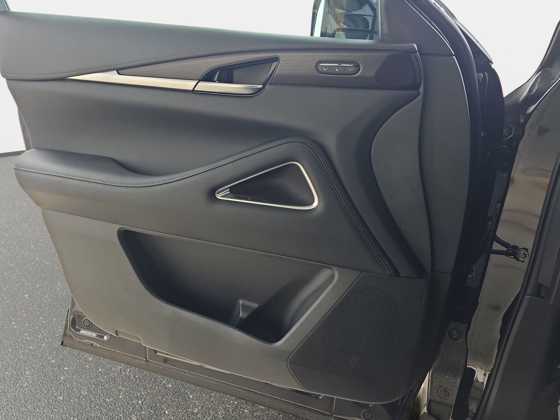 New 2026 INFINITI QX60 Autograph w/ Dark Cargo Package AWD/4WD image 26