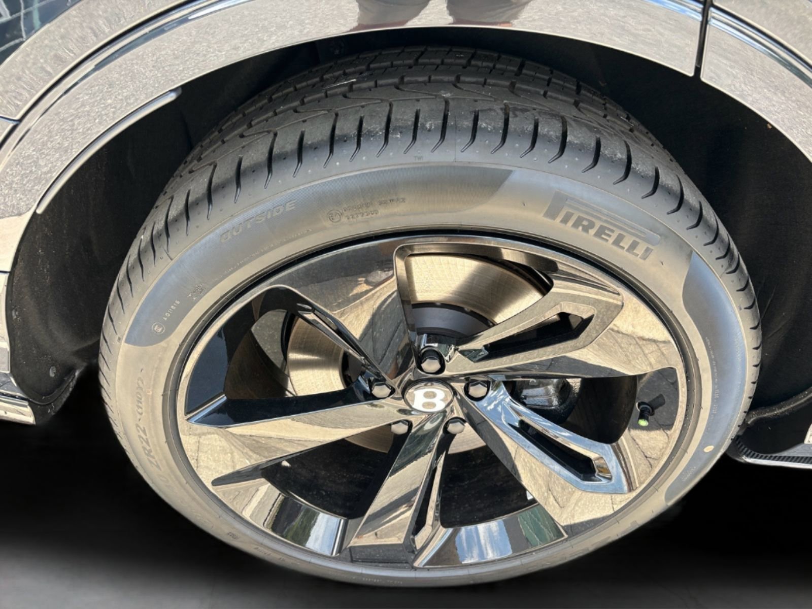 Used 2024 Bentley Bentayga image 68