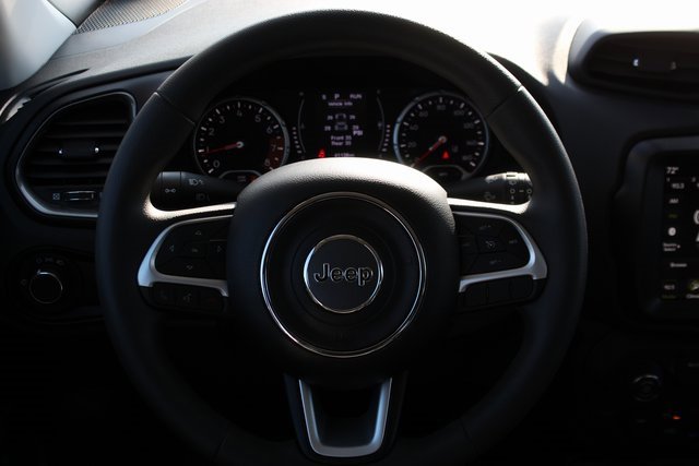 Used 2023 Jeep Renegade Latitude image 11