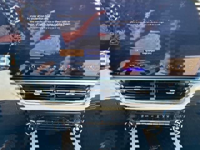 New 2025 Chevrolet Equinox EV LT image 18