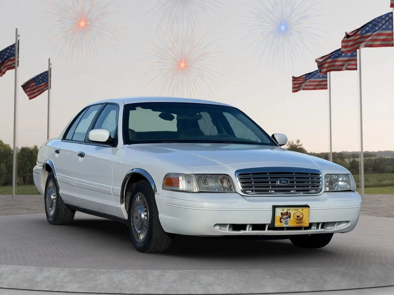 Used 2001 Ford Crown Victoria RWD image 1