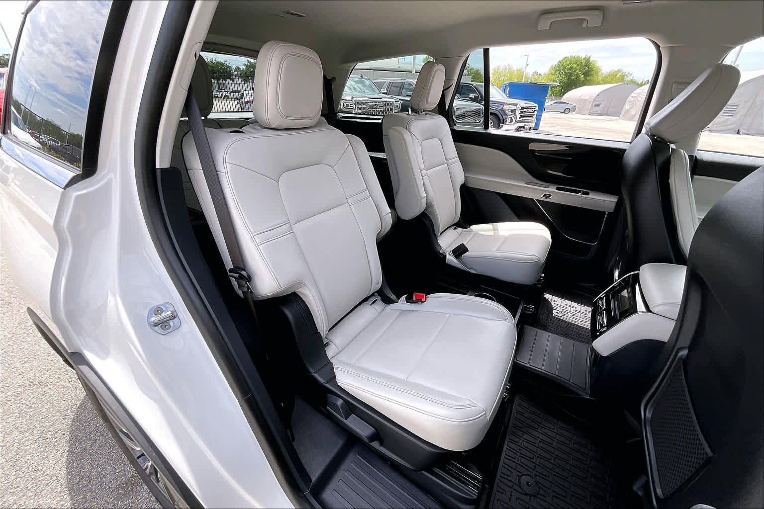 Used 2026 Lincoln Aviator 2WD image 19