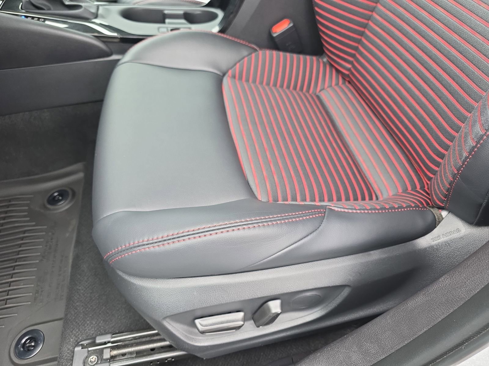 Used 2025 Toyota Corolla XSE image 27