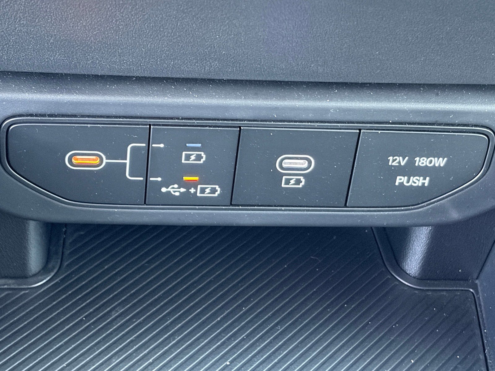 Certified 2025 Kia K4 LXS FWD image 27