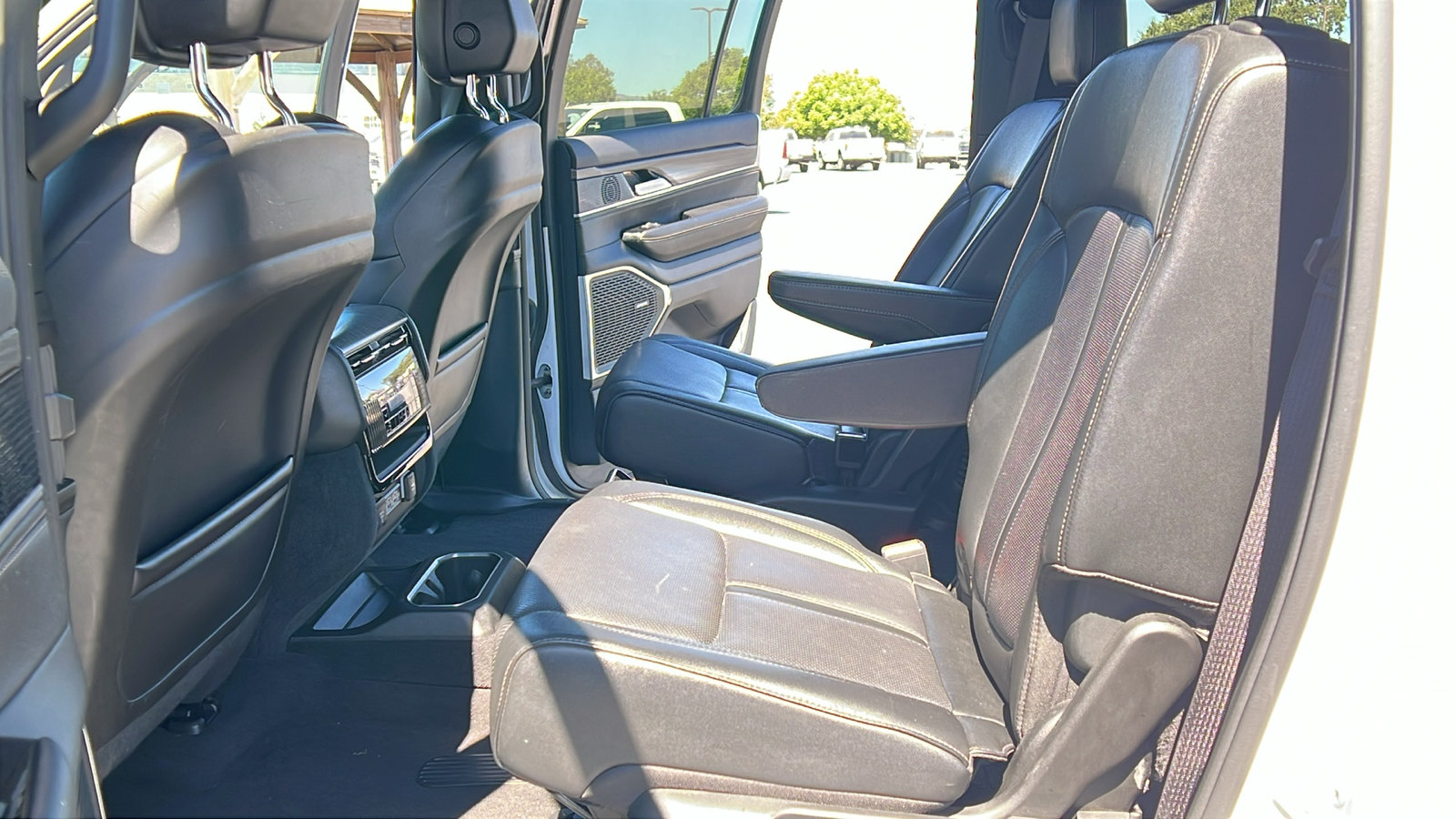Used 2024 Jeep Wagoneer Series II AWD/4WD image 20