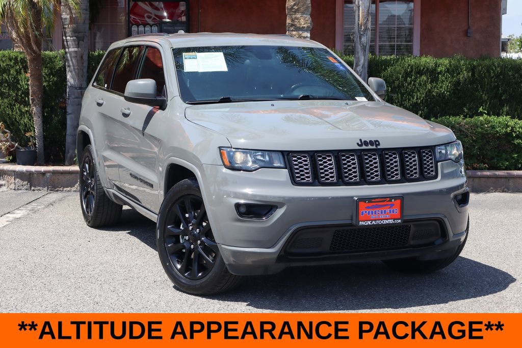 Used 2021 Jeep Grand Cherokee Laredo X RWD image 2