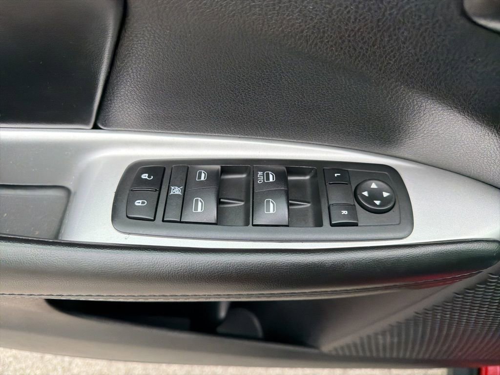 Used 2016 Dodge Journey SXT w/ Comfort/Convenience Group FWD image 32