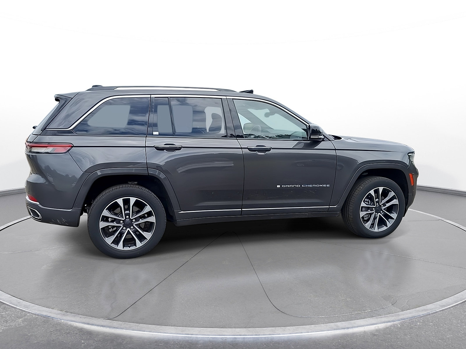 New 2024 Jeep Grand Cherokee Overland w/ Luxury Tech Group IV AWD/4WD image 8