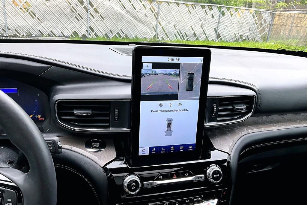 Certified 2023 Ford Explorer Platinum w/ Technology Package AWD/4WD image 21