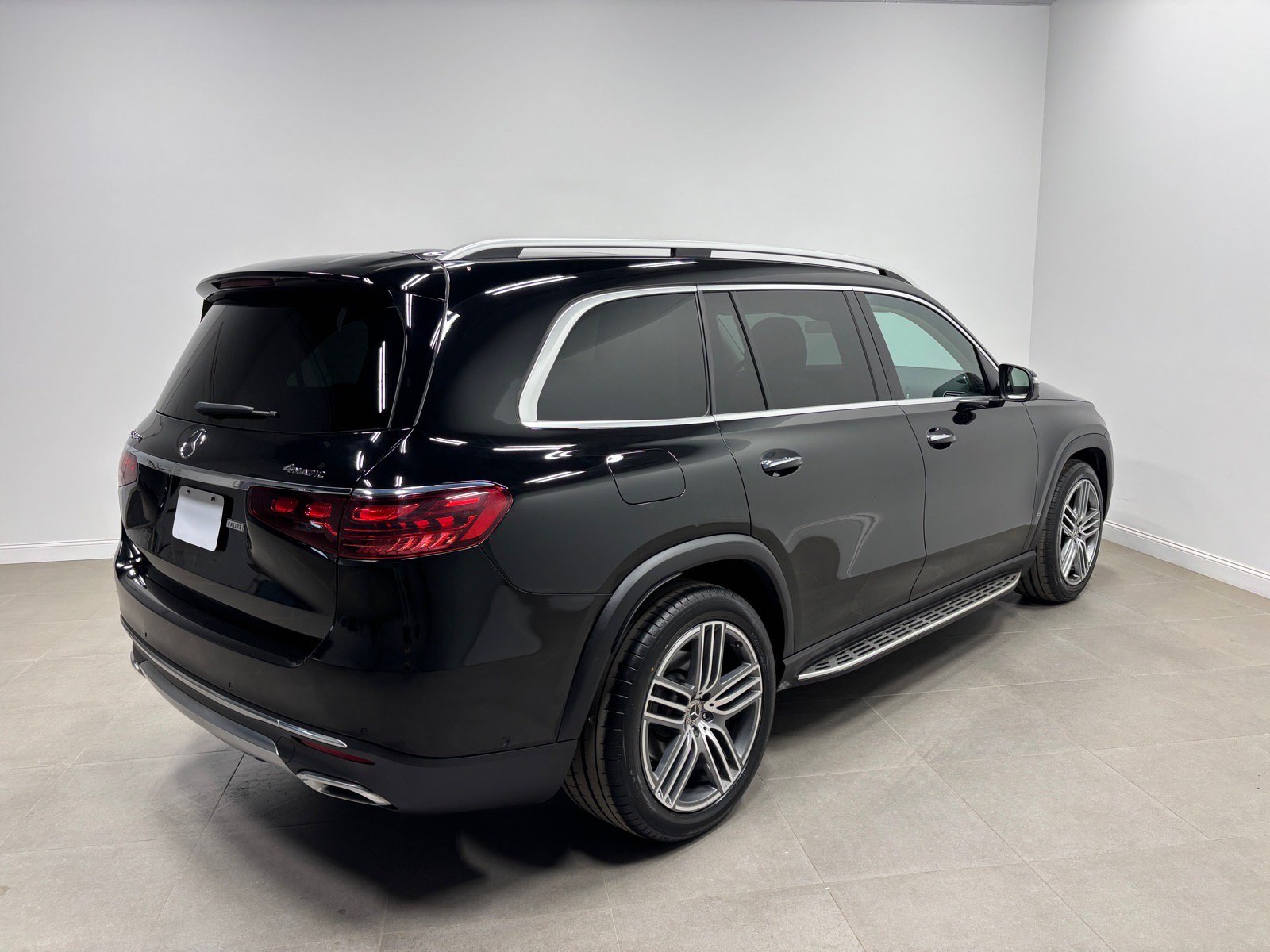 Used 2024 Mercedes-Benz GLS 450 4MATIC image 6